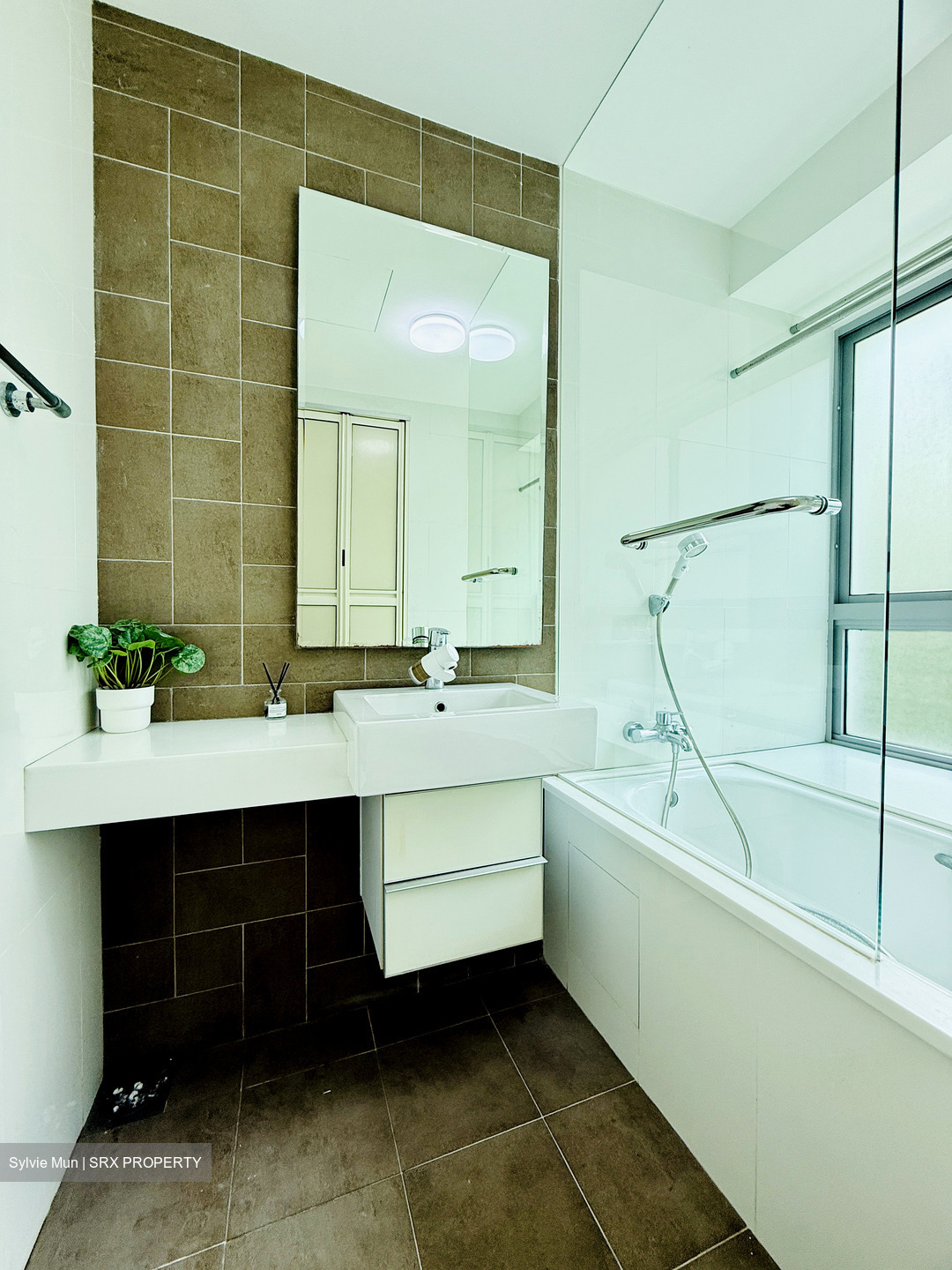 Botannia (D5), Condominium #593630071